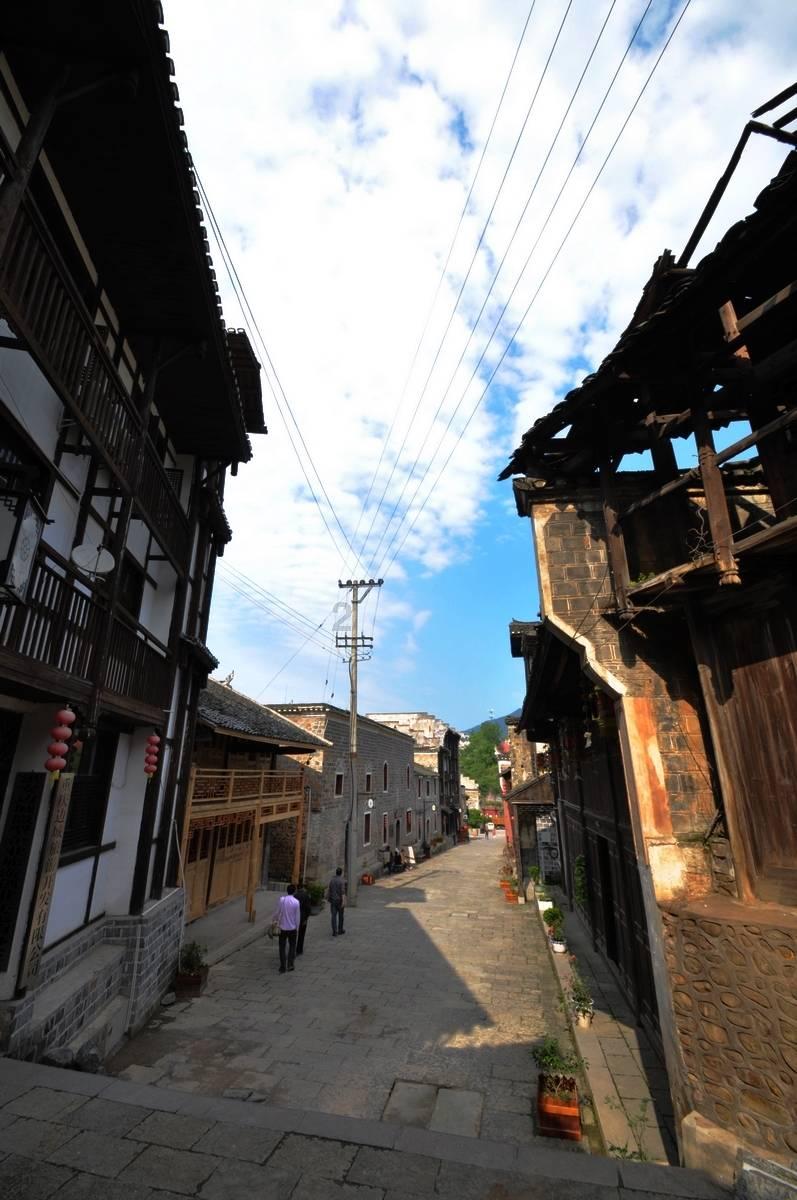 市应急管理局 主题志愿服务走进保定东站